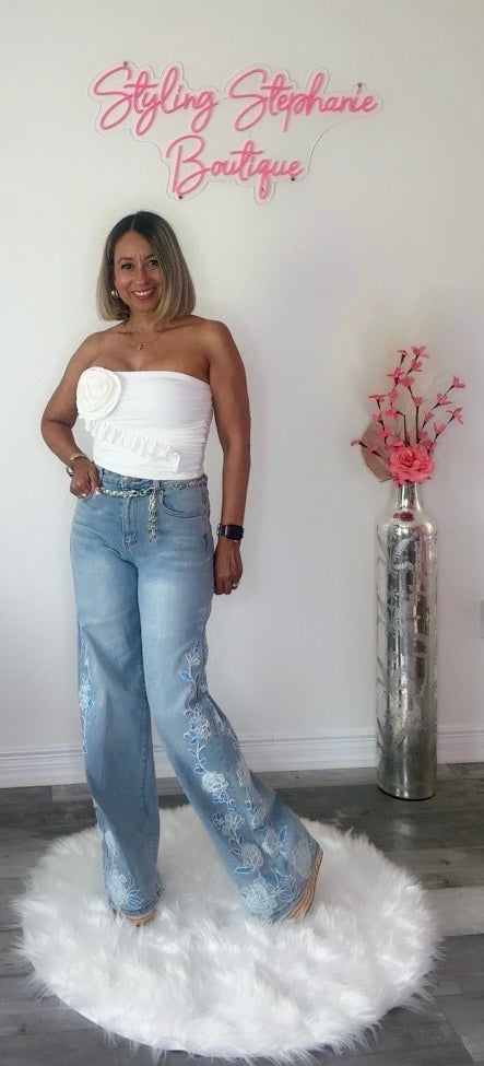 White Detailed Flower Strapless Top