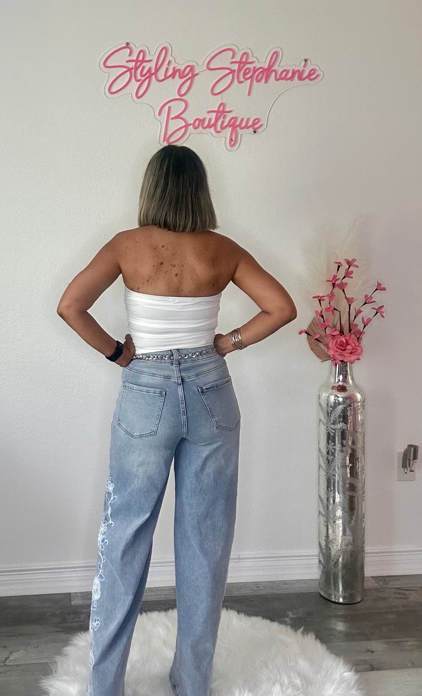 Denim Pants with Embroidered Flowers