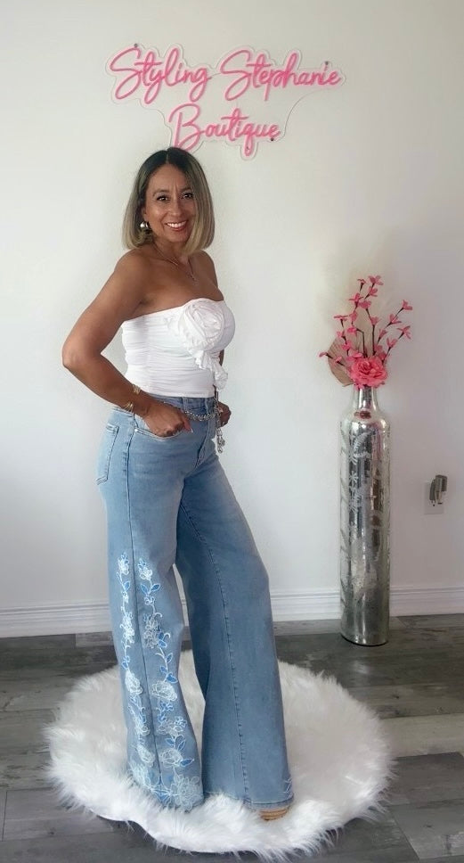 Denim Pants with Embroidered Flowers