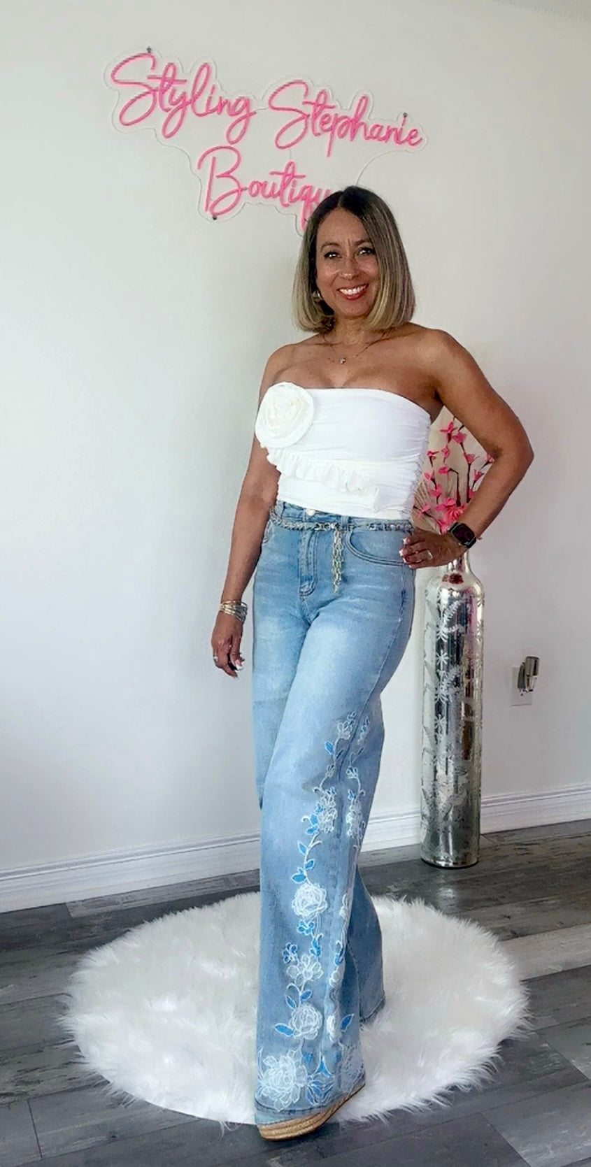 Denim Pants with Embroidered Flowers